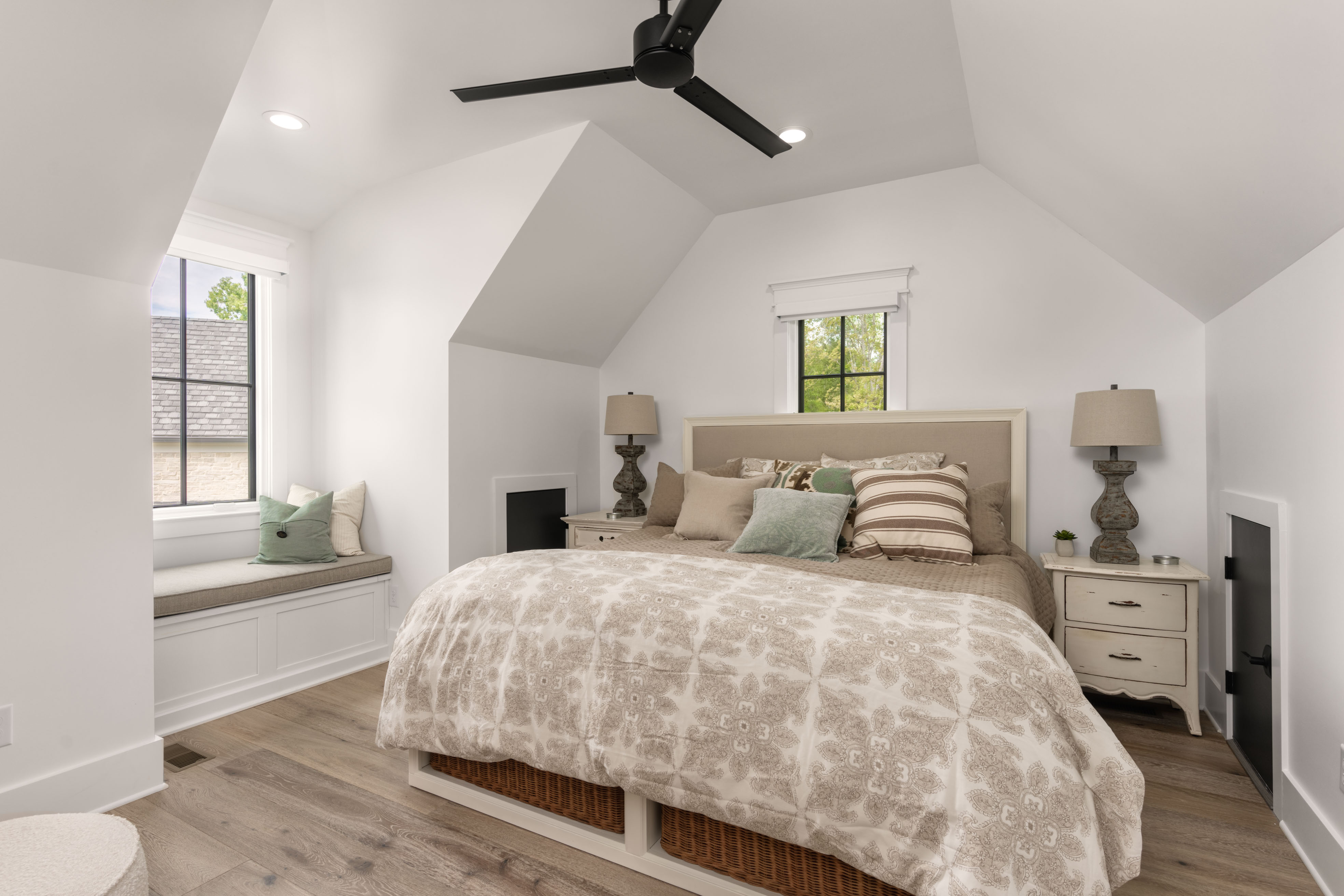 1051 South Shoals Drive image 24
